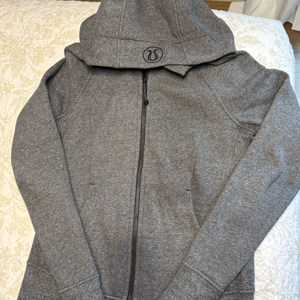 Lululemon coat
Size 8 
Great condition